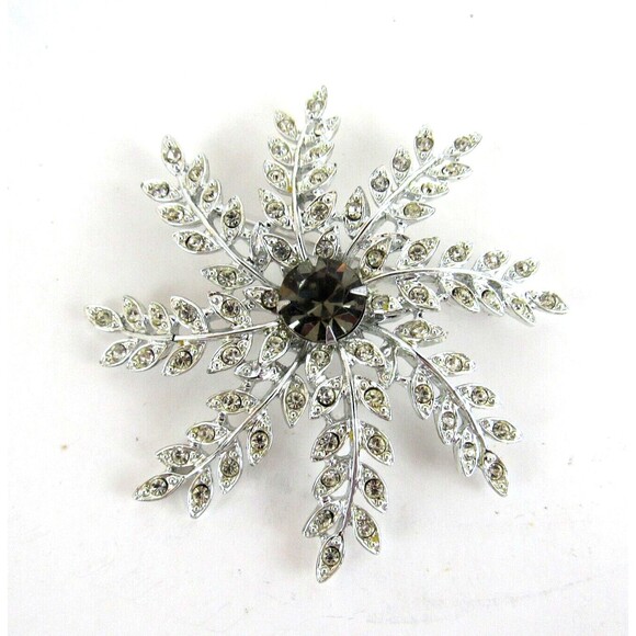 Vintage Sarah Coventry " Evening Snowflake" Large Holiday Rhinestone Brooch Pin - Picture 1 of 5